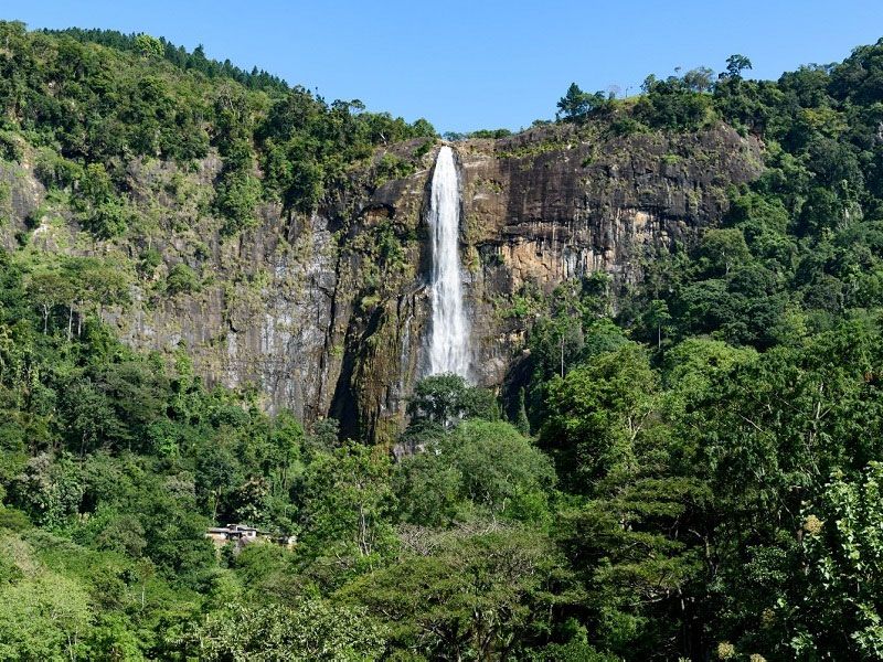 Diyaluma Falls